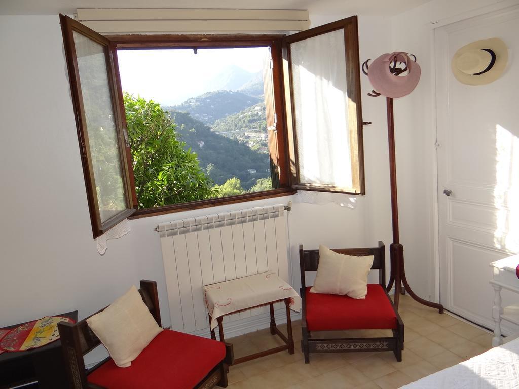 Baina Menton